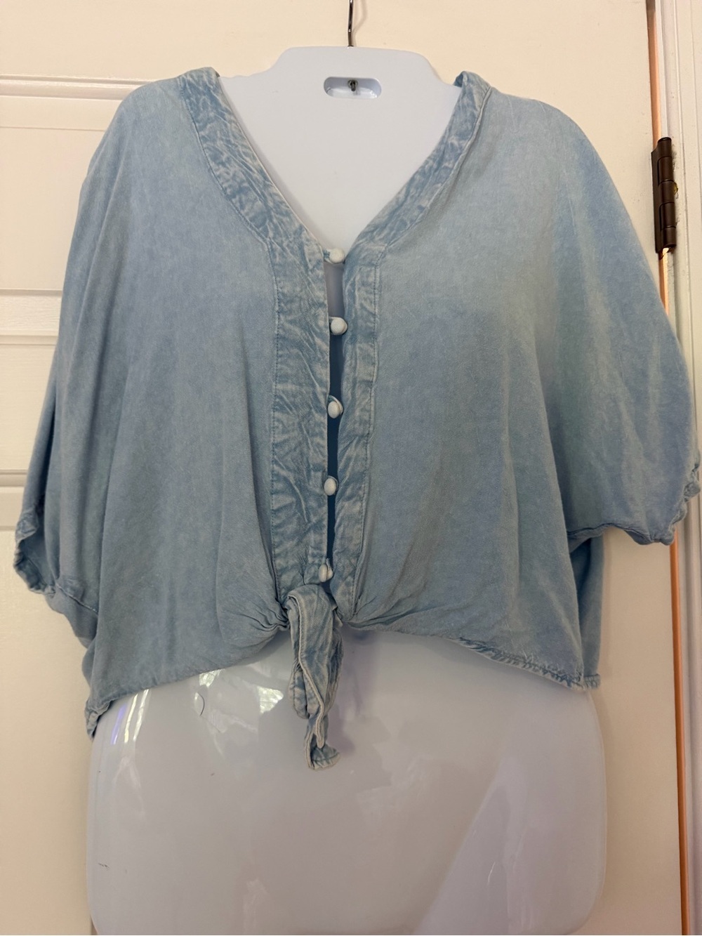 Sim & Sam Blue Tie Front Button Rayon Blouse Medium NWOT